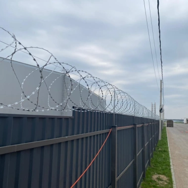Спираль из армированной колючей ленты СББ АКЛ 3-х клепочная 450мм 40/3 ГОСТ 9850-72